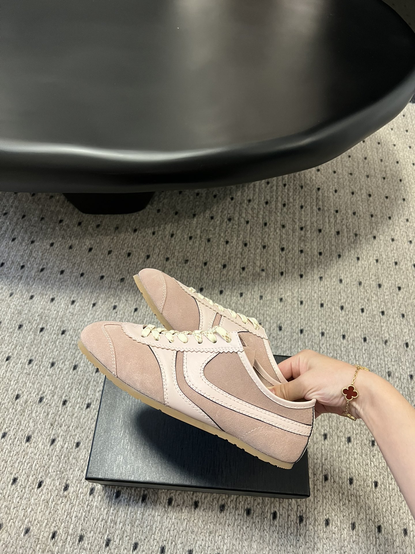 
代购级小众 Dries Van Noten·DVN 复古德训鞋

dvn的德训鞋也太美了吧  drie