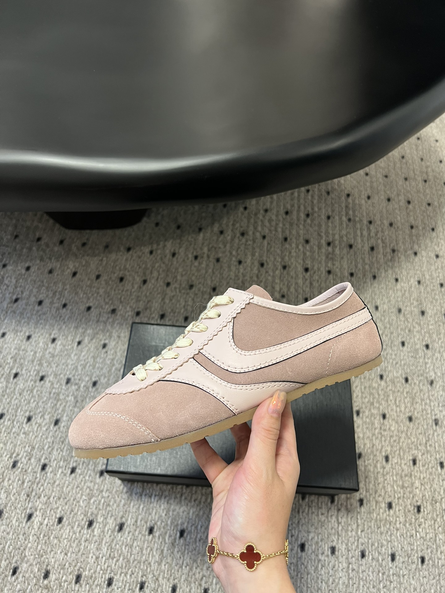 
代购级小众 Dries Van Noten·DVN 复古德训鞋

dvn的德训鞋也太美了吧  drie