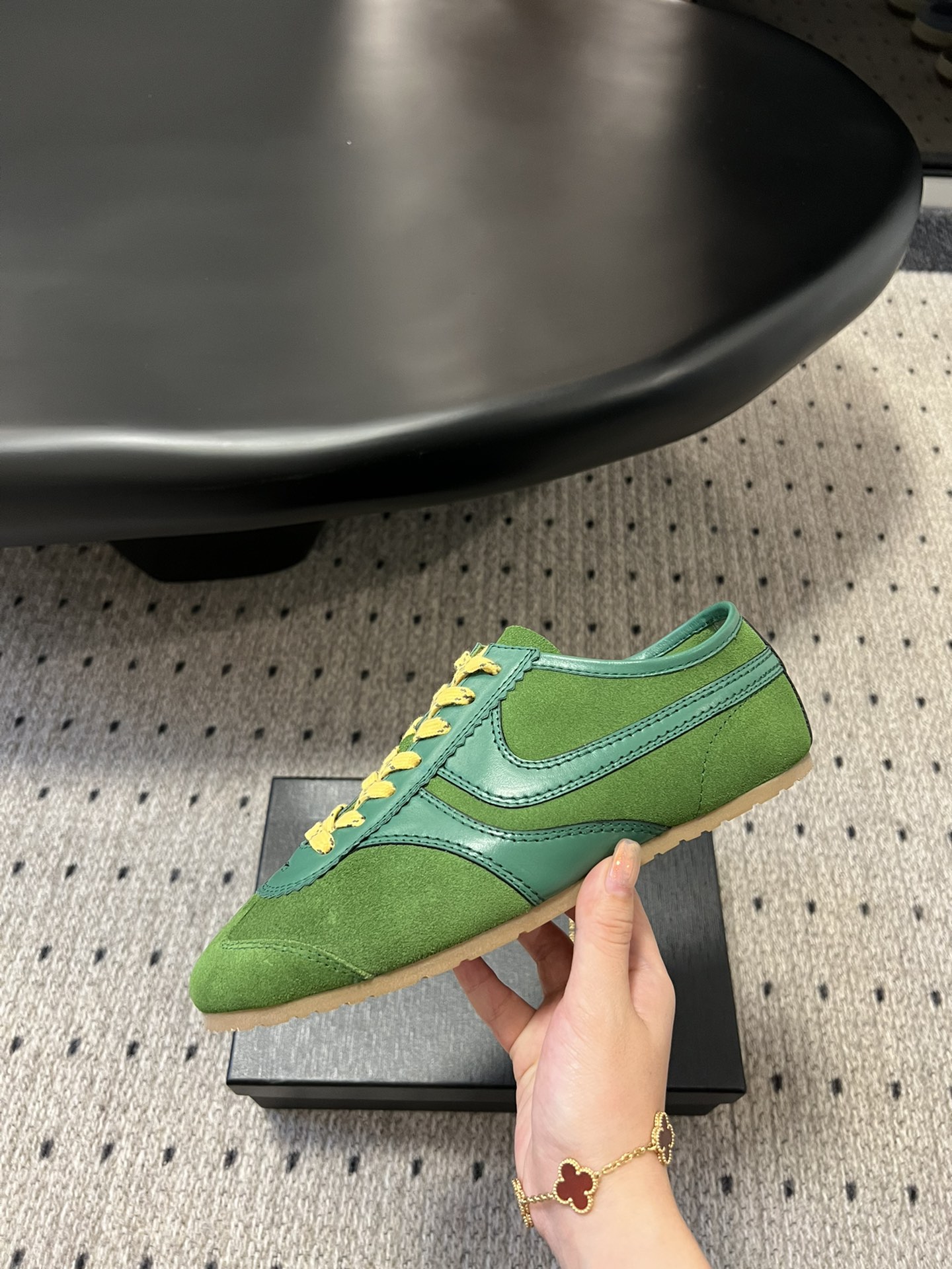 
代购级小众 Dries Van Noten·DVN 复古德训鞋

dvn的德训鞋也太美了吧  drie