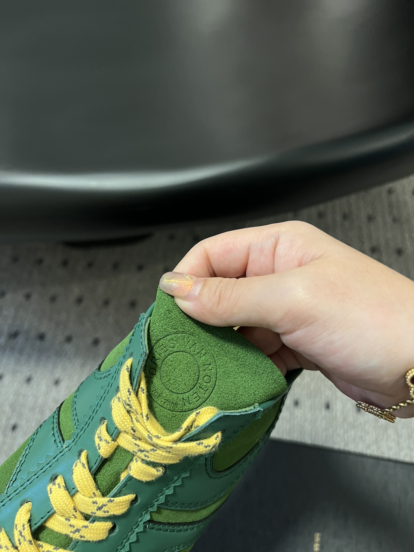 
代购级小众 Dries Van Noten·DVN 复古德训鞋

dvn的德训鞋也太美了吧  drie