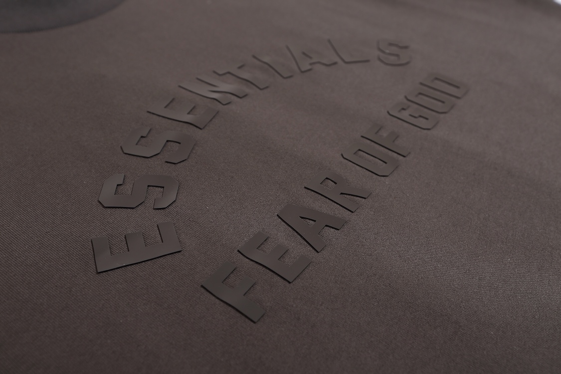 Fear of God Essentials SS24 T恤服装 8