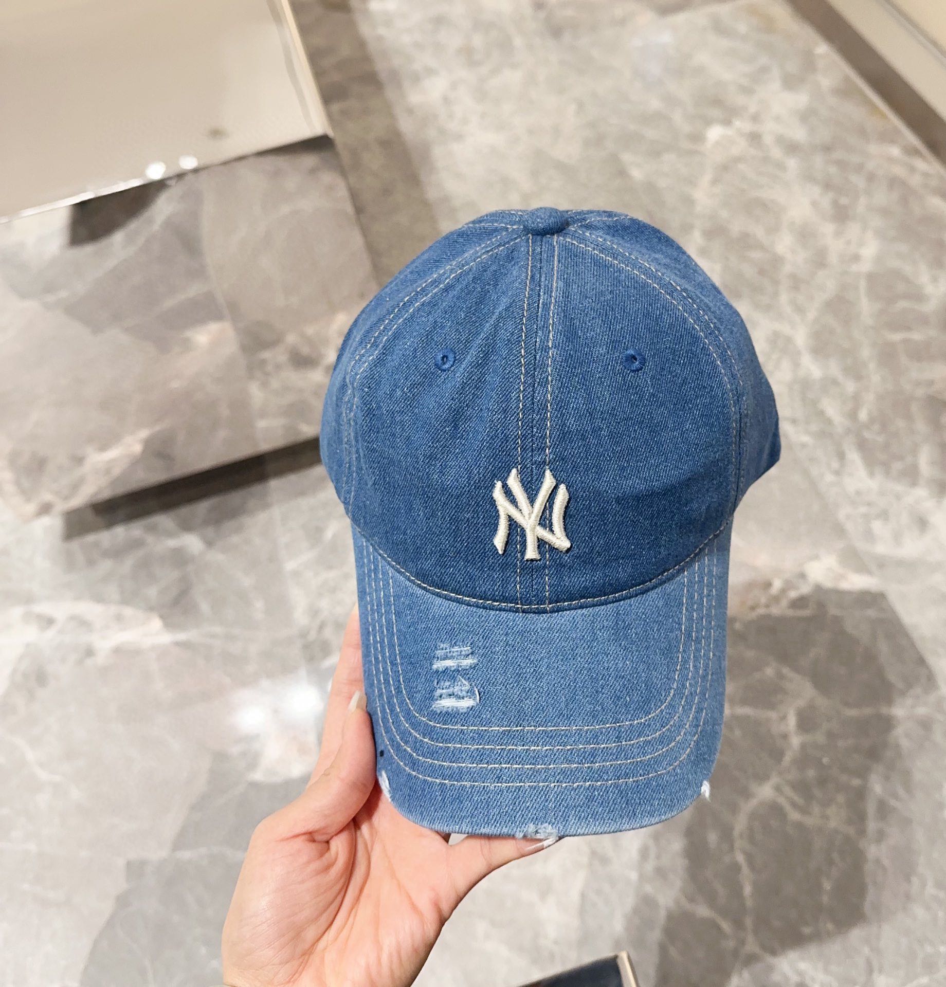 NO:195431,New embroidered baseball caps in NY counter, big brands synchronized, super easy to match, shipped!  Hat fisherman hat baseball hat knit hat, hat, espadrilles,hats19860909NY专柜新款刺绣款棒球帽,大牌同步,超好搭配,出货！帽子渔夫帽棒球帽针织帽,帽子,espadrilles,hats,hat