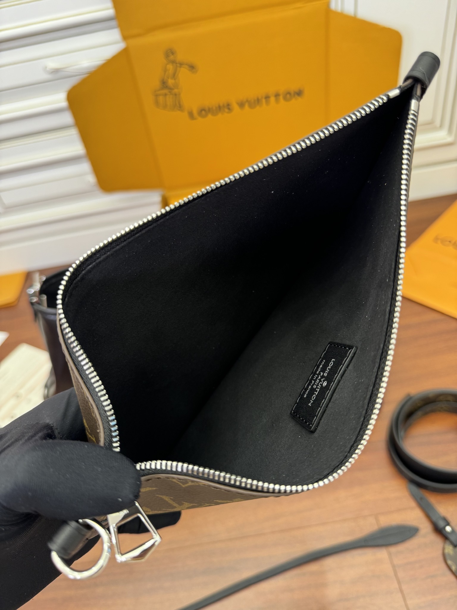 独家首发型号M25143特正版动态码品质提升专柜同步动态电子芯片礼品袋保护纸铜版电子标签合格证皮料是正品
