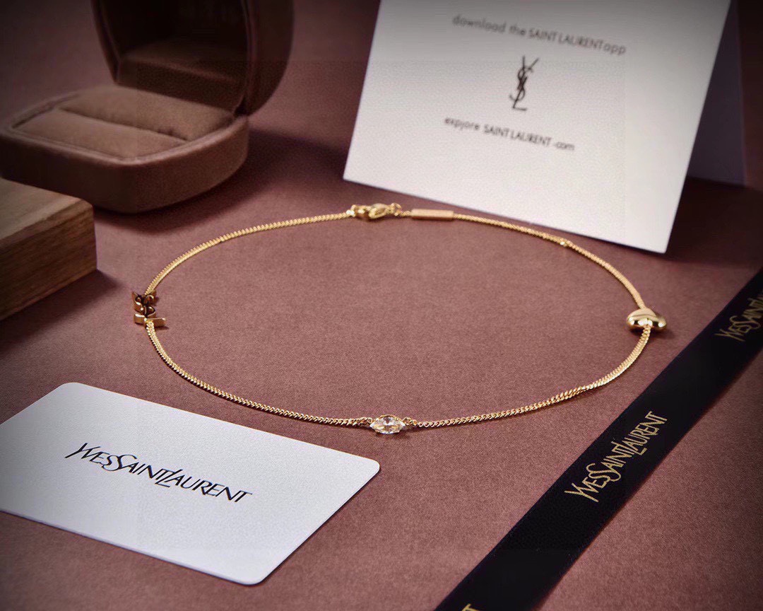 pjdsd项链❤️YSL 圣罗兰 项链 原装黄铜材质 Yves Saint Laurent 创立于1961年 优雅抽象大胆别致的设计风格使它成为奢华时尚界著名的品牌之一。引领精致、时尚、新颖的法国时尚风格。