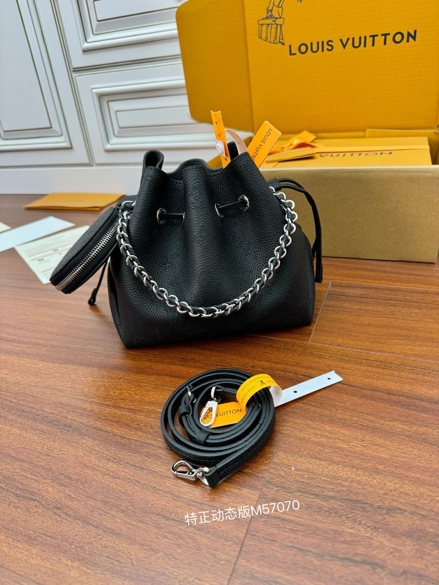 独家首发型号M57070特正版动态码品质提升专柜同步动态电子芯片礼品袋保护纸铜版电子标签合格证皮料是正品