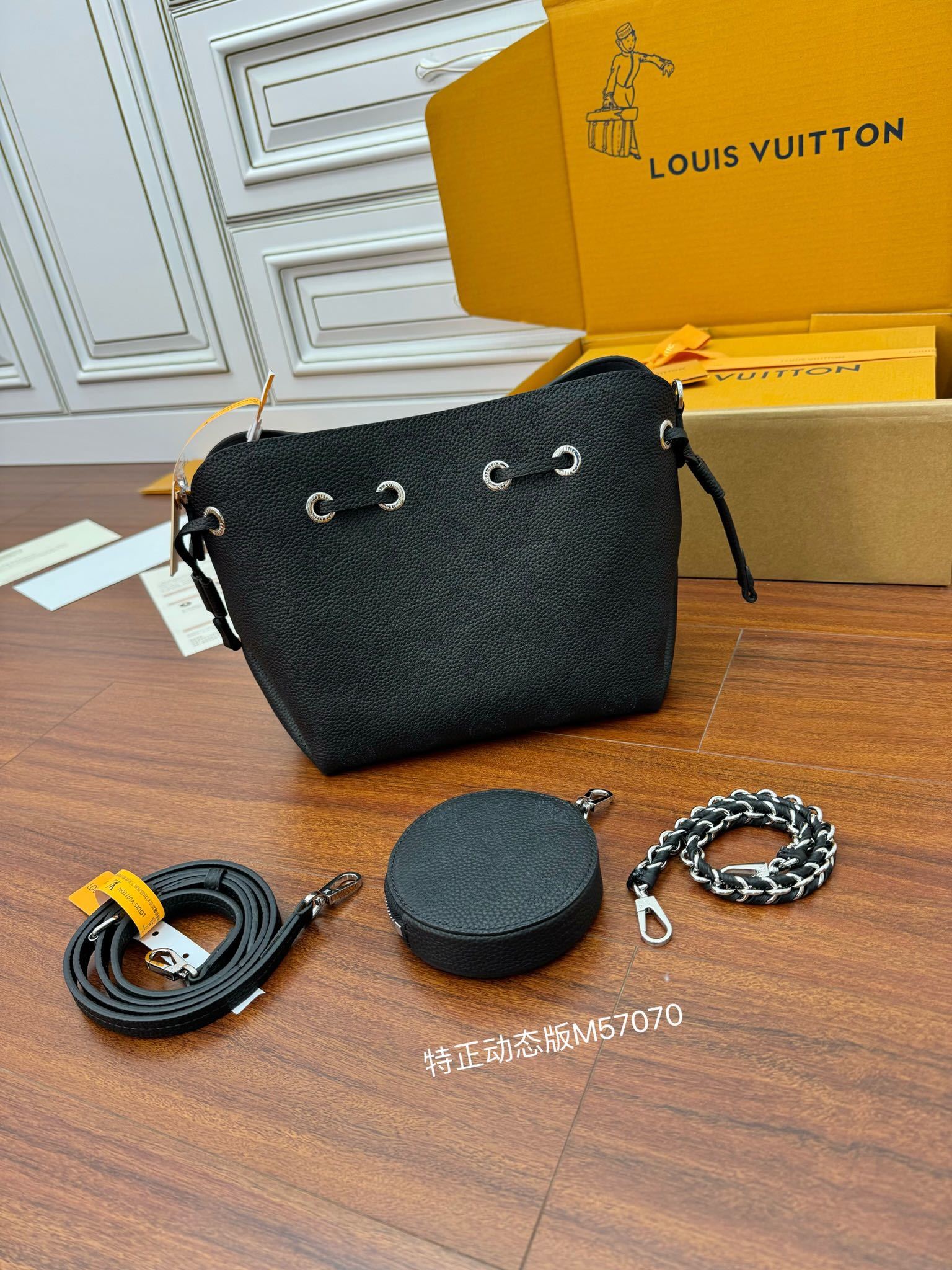 独家首发型号M57070特正版动态码品质提升专柜同步动态电子芯片礼品袋保护纸铜版电子标签合格证皮料是正品