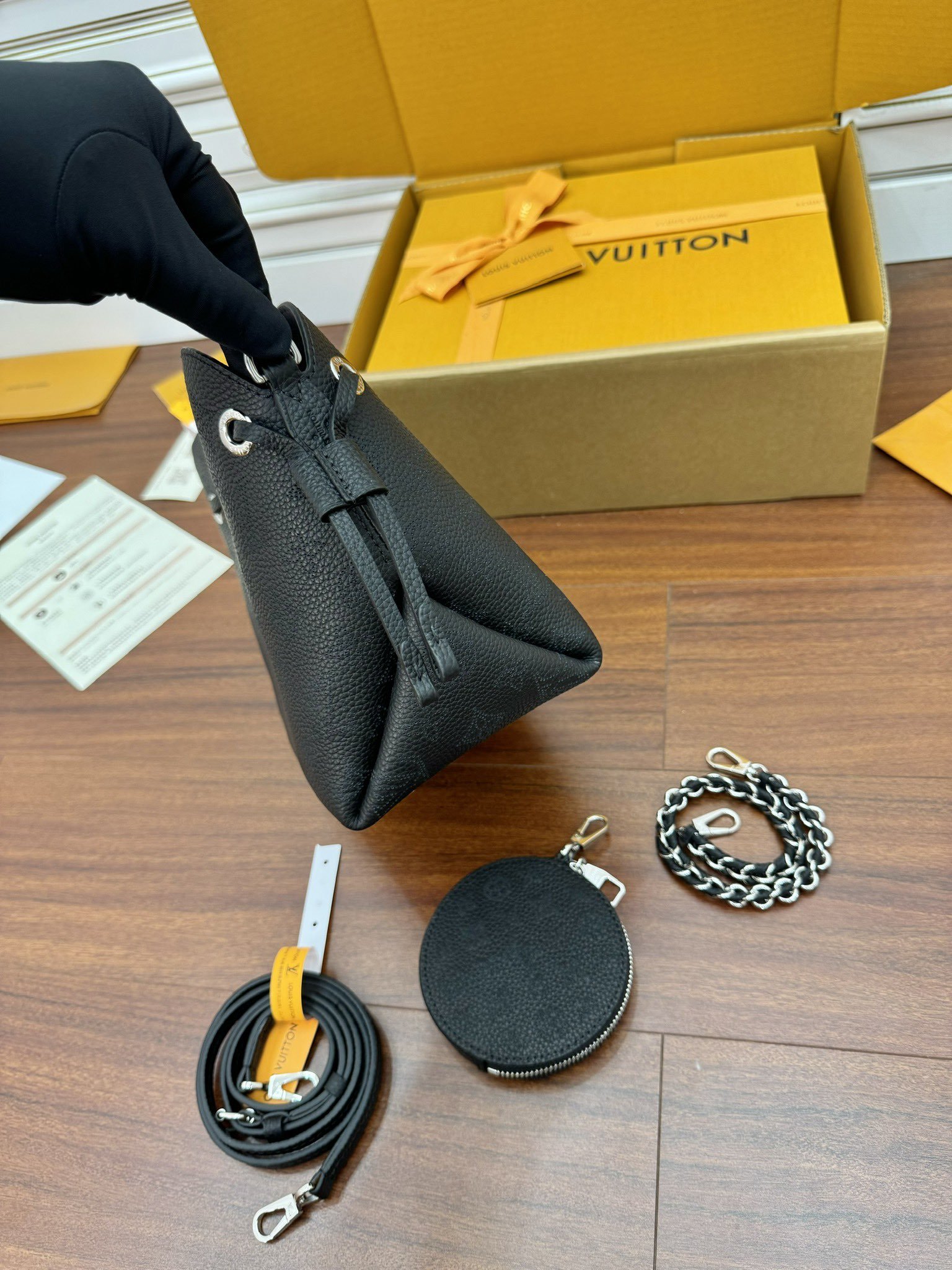 独家首发型号M57070特正版动态码品质提升专柜同步动态电子芯片礼品袋保护纸铜版电子标签合格证皮料是正品