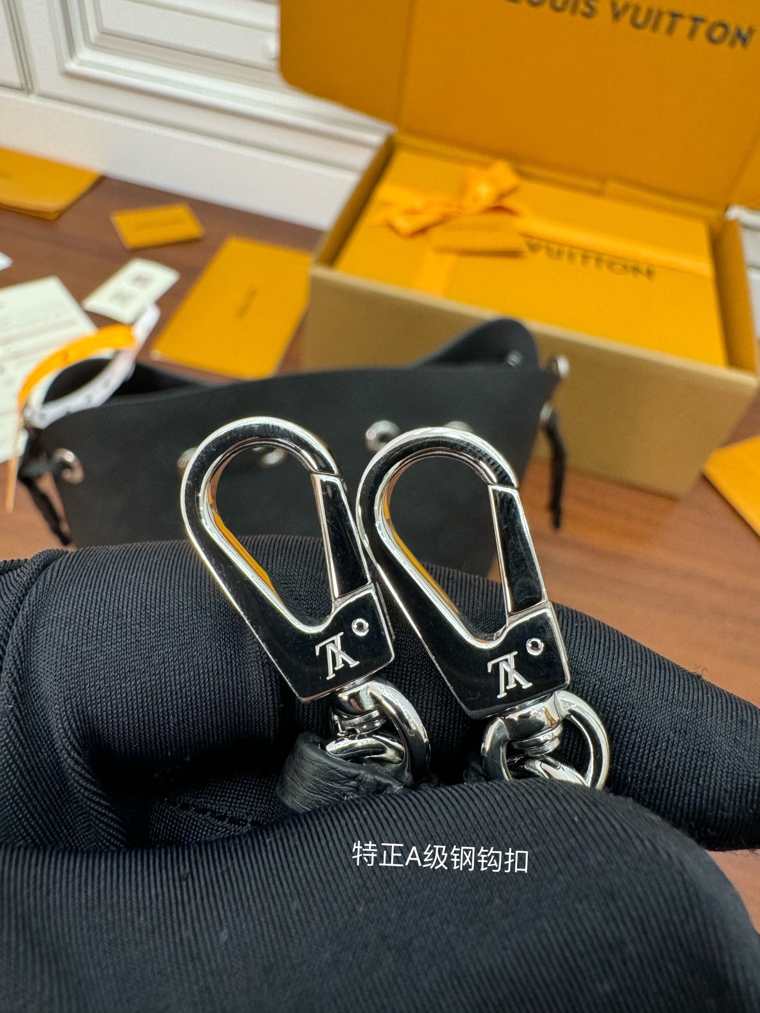 独家首发型号M57070特正版动态码品质提升专柜同步动态电子芯片礼品袋保护纸铜版电子标签合格证皮料是正品