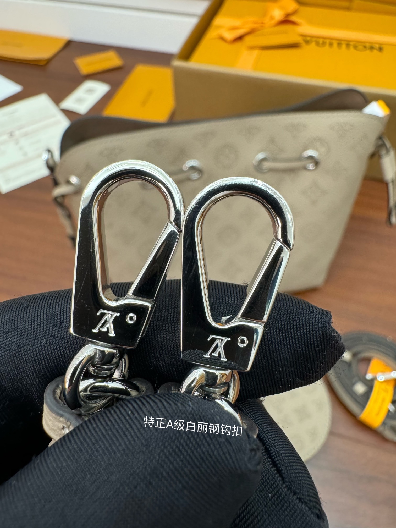 独家首发型号M57201特正版动态码品质提升专柜同步动态电子芯片礼品袋保护纸铜版电子标签合格证皮料是正品