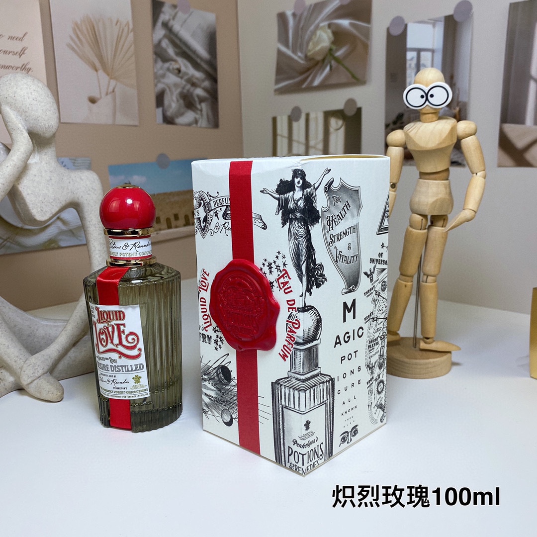 专/100💰
静谧檀木 ，幸运四叶草，初醒断货✔️潘海利根新款100ml！味道：无畏香草，静谧檀木 ，幸运四叶草，炽烈玫瑰，初醒桂香。