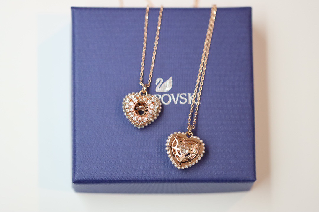 Romantic Swarovski Heart Pendant Necklace with Dome Effect for “I Love You” Expression - 图片 7