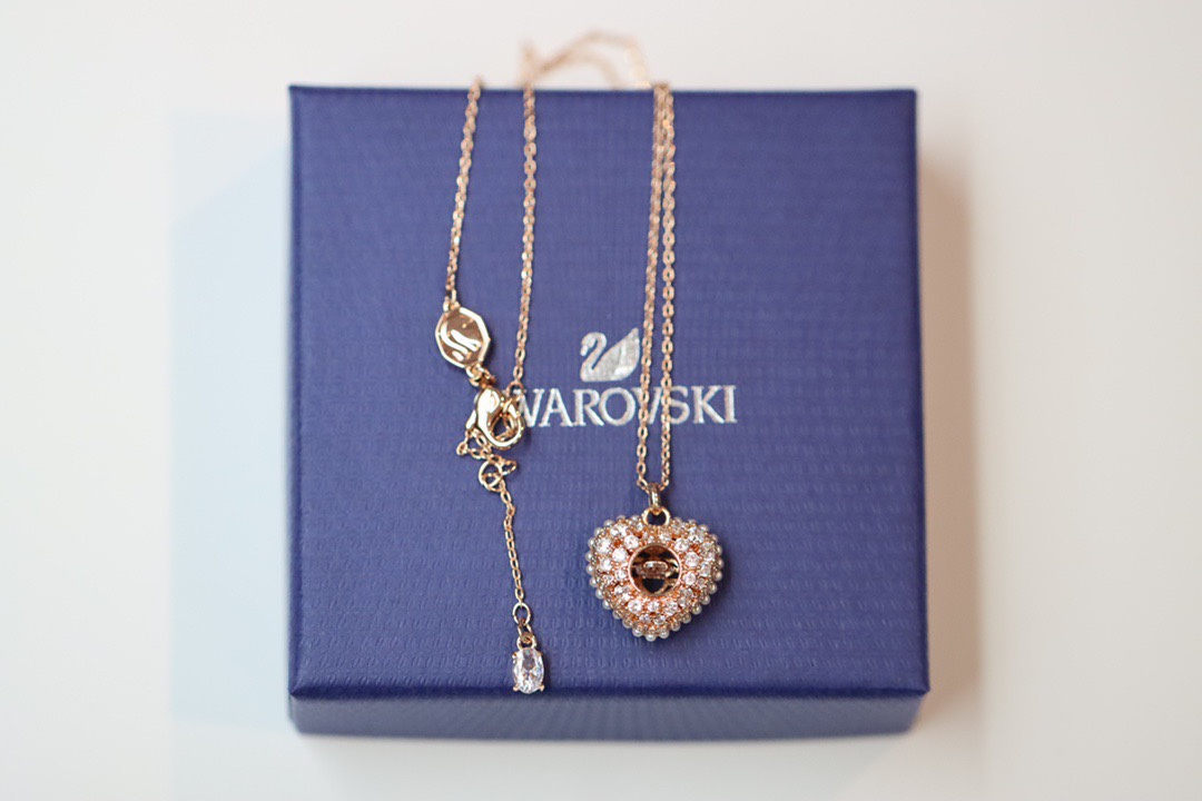 Romantic Swarovski Heart Pendant Necklace with Dome Effect for “I Love You” Expression - 图片 9