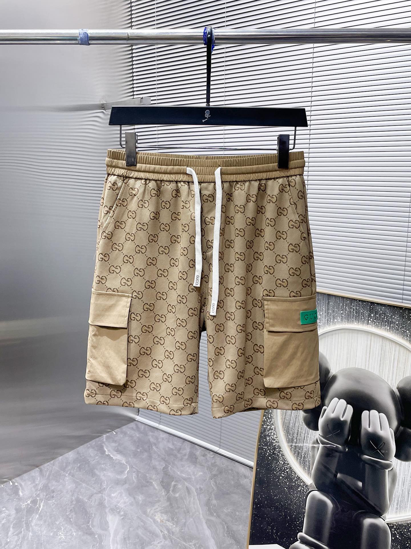 Pyedsj，Gu*ci·古奇2024夏季新款五分裤短裤，专柜定制面料，透气舒适度高，细节无可挑剔，品牌元素设计理念，码数：M-3XL