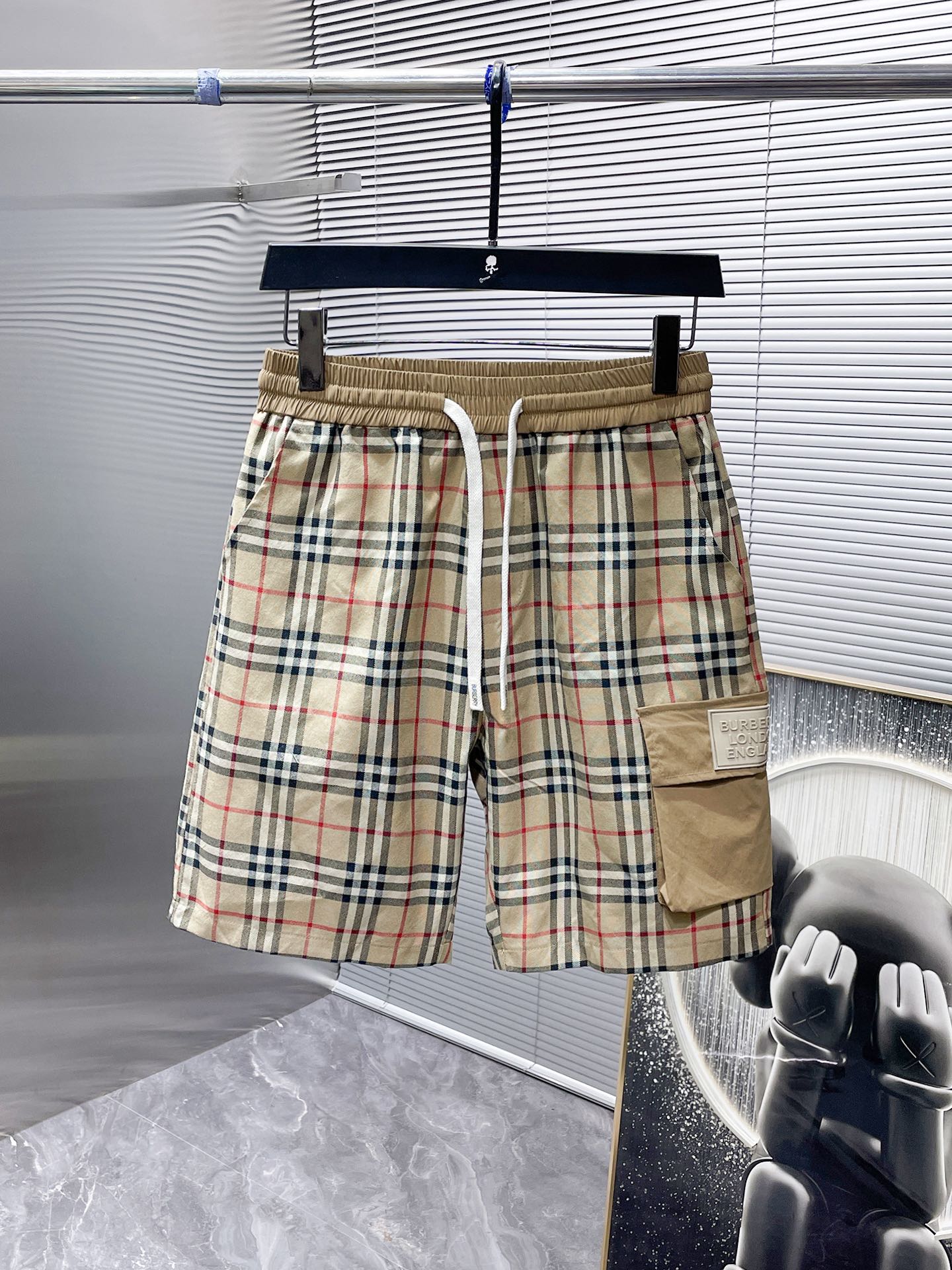 Pyedsj，Burberry·巴宝莉2024夏季新款五分裤短裤，专柜定制面料，透气舒适度高，细节无可挑剔，品牌元素设计理念，码数：M-3XL