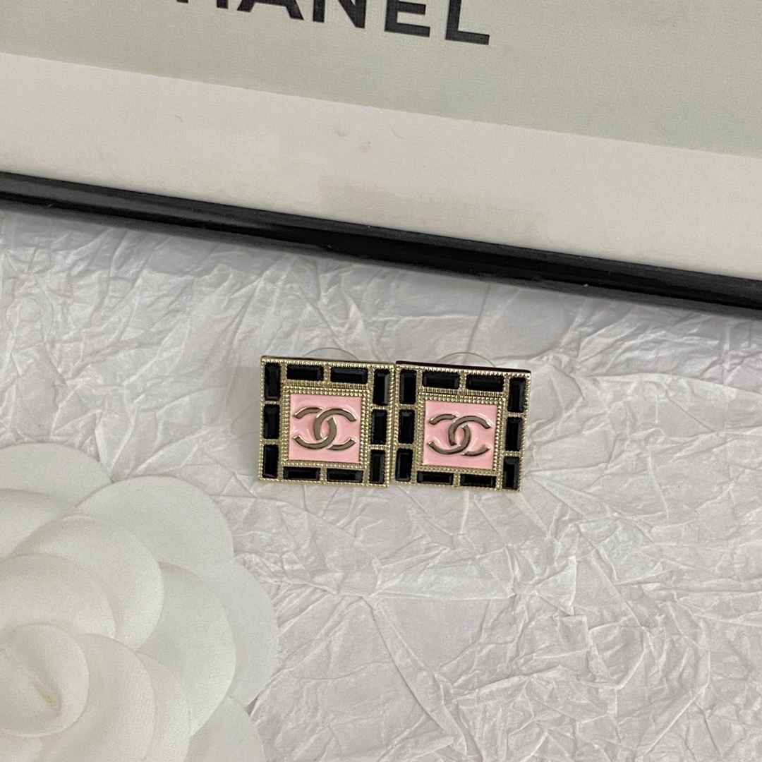 NO:101626,CHANE Xiaoxiang new black pink square diamond diamond inlay earrings, Chanel earrings, chanel, chanel19860909CHANE 小香新款黑粉色方钻镶钻耳钉,香奈儿耳钉,chanel,chanel,Jewelry