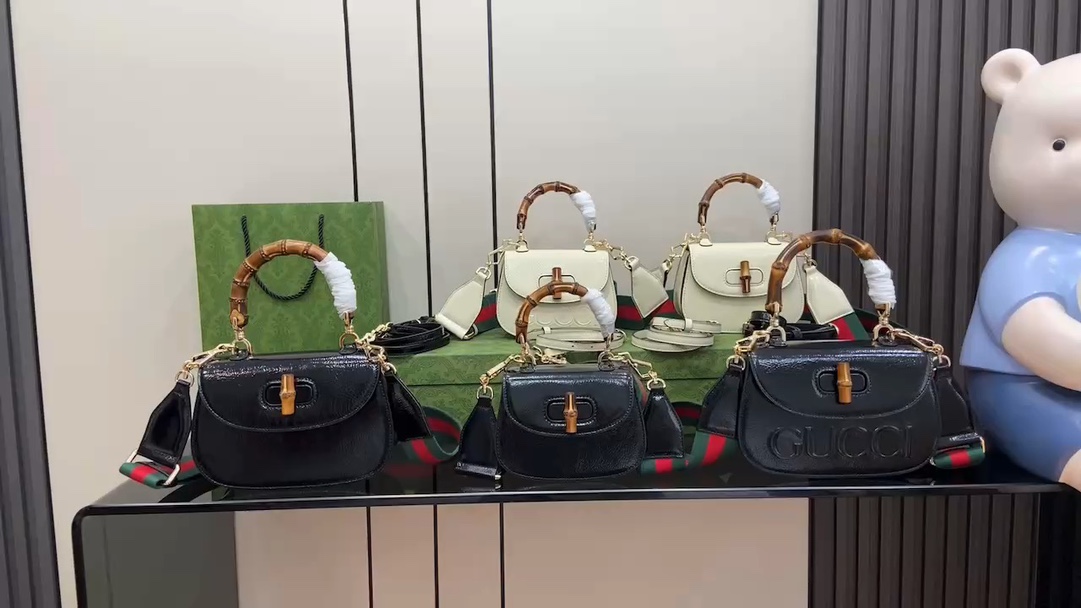 Gucci Bamboo Bolsos de mano Negro Blanco Laca 1947 Mini