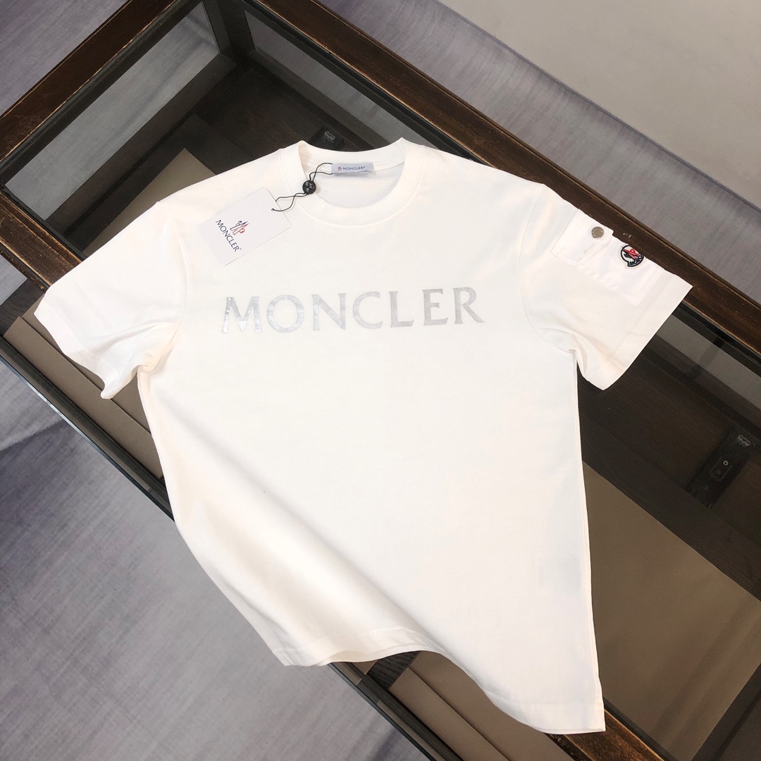 EMONCLER蒙口2024夏季新款立体字母印花logo宽松T恤蒙口品牌以精湛的工艺和独特的设计赢得了广