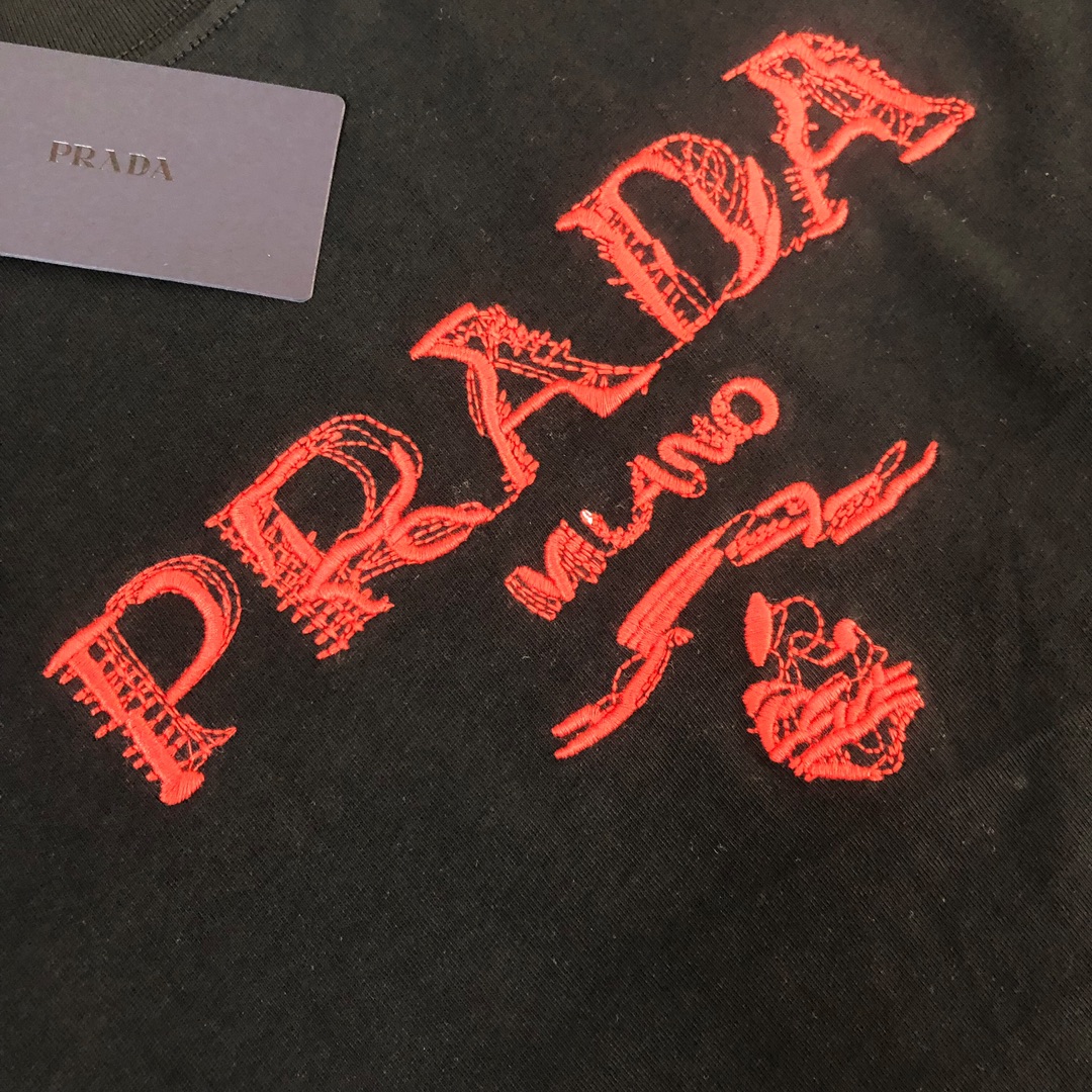 EPRADA普拉达2024春夏最新款短袖T恤男女同款定制专属纯棉面料定制原版工艺螺纹胸前立体字母logo