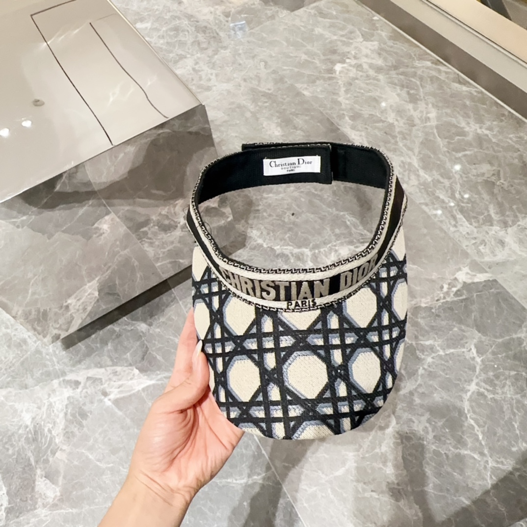 NO:195868,Dio*Di's new style of old-fashioned webbing hollow top hat, closed-eye style, specific embroidered letter webbing, detailed sense of detail, high-end fashion, spot to lift hats, fisherman's hats, baseball hats, knit hats, hats, dior, dior, espadrilles, hats19860909Dio*迪家专柜新款老花织带空顶帽 闭眼入手的款式,特定刺绣字母织带 细节感造得妥妥,高级时尚 现货来撩帽子渔夫帽棒球帽针织帽,帽子,dior,dior,espadrilles,hats,hat