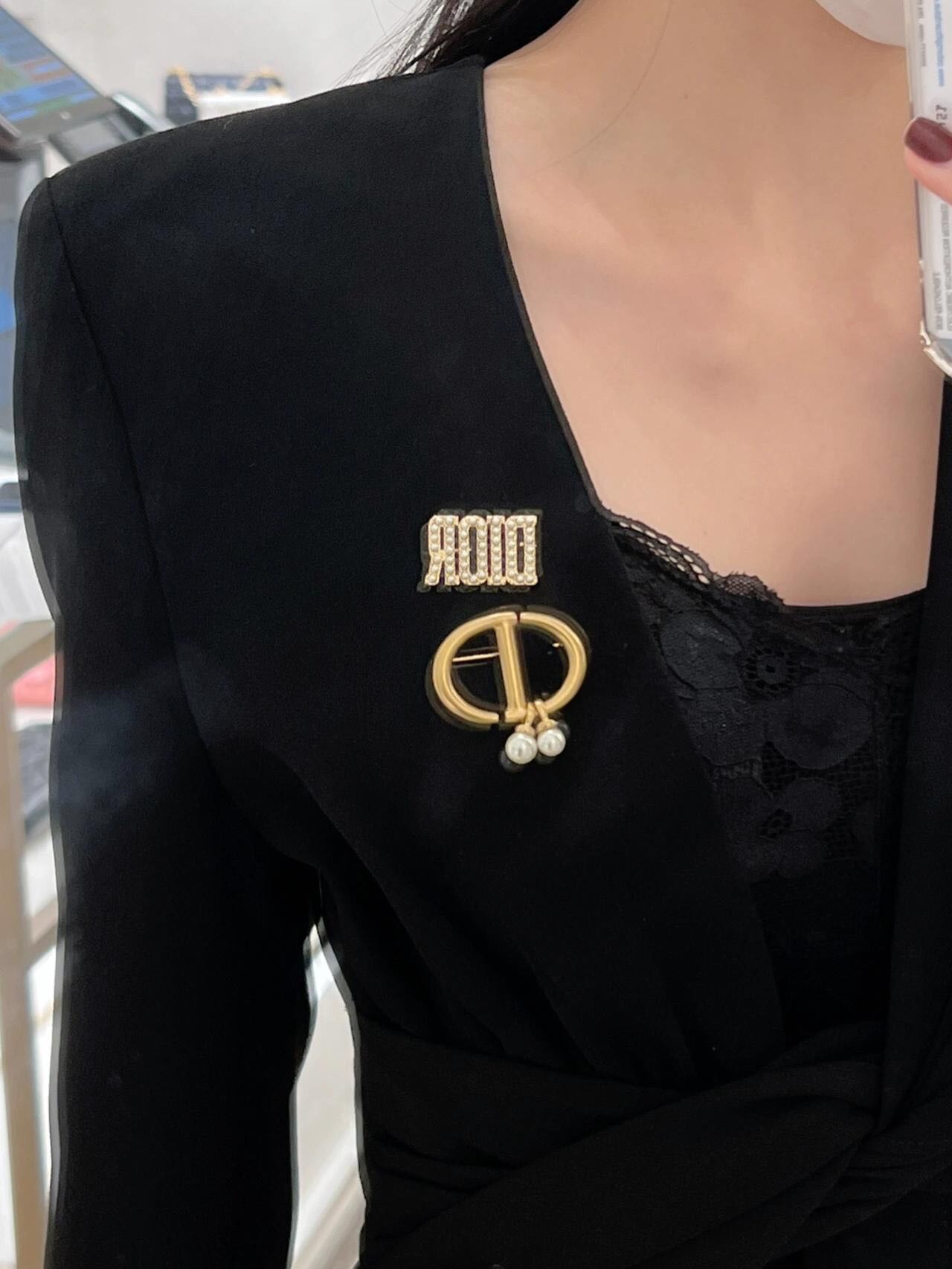 官网w4800量大咨询客FuJADIOR珍珠发夹超美超美的brooch上边颗颗施H洛珍珠特别的美特别有设