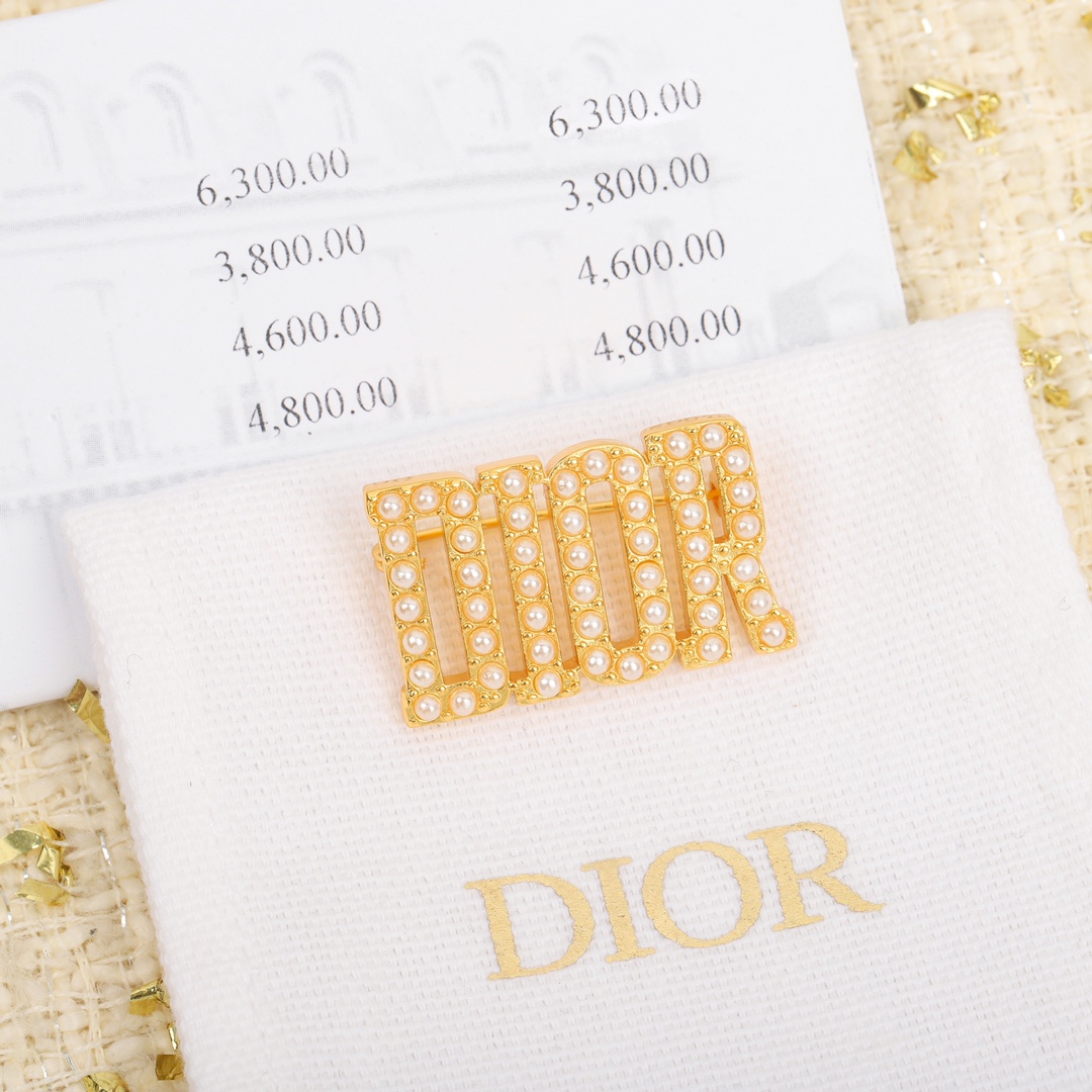 官网w4800量大咨询客FuJADIOR珍珠发夹超美超美的brooch上边颗颗施H洛珍珠特别的美特别有设