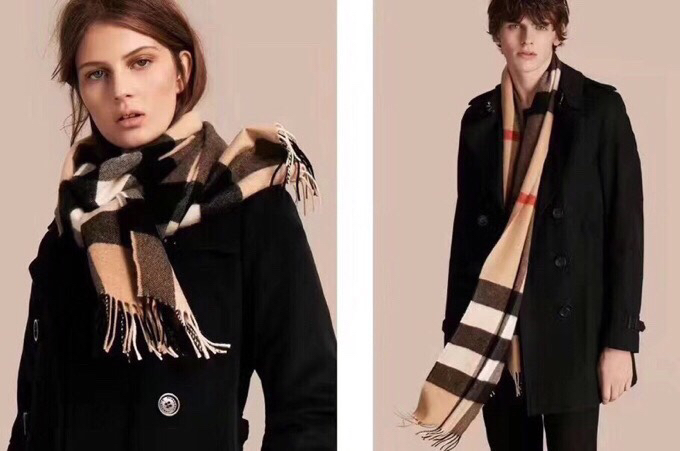 Burberry Lambswool Scarf: Soft, Warm, Exquisite Ripple Pattern - 36 x 190 cm