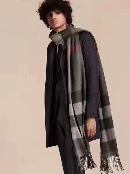 Burberry Lambswool Scarf - Soft, Warm, and Beautiful Water Ripple Design