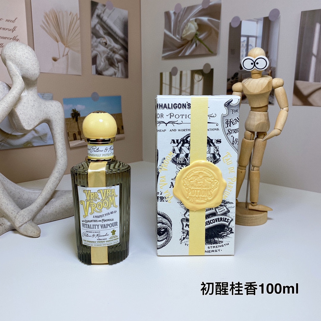 专/100💰
静谧檀木 ，幸运四叶草，初醒断货✔️潘海利根新款100ml！味道：无畏香草，静谧檀木 ，幸运四叶草，炽烈玫瑰，初醒桂香。