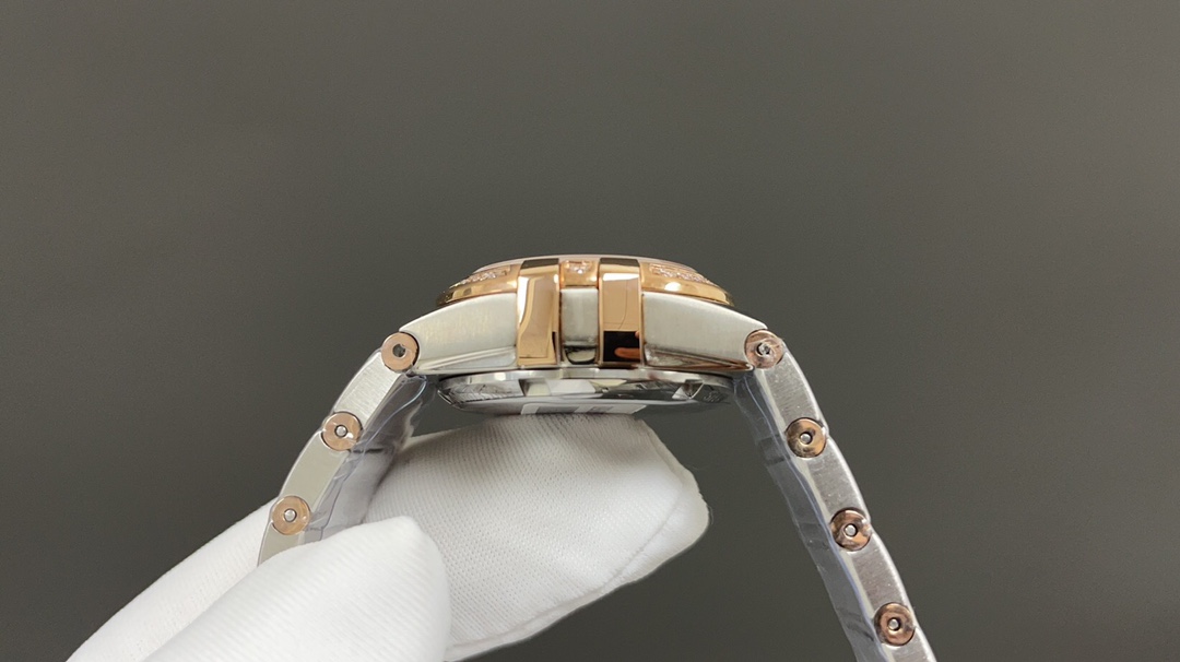 “Omega Constellation Series: Gold Drill 50.PLUMA Watch with 8520 Cores and Blue Mother-of-Pearl Dial” - 图片 6