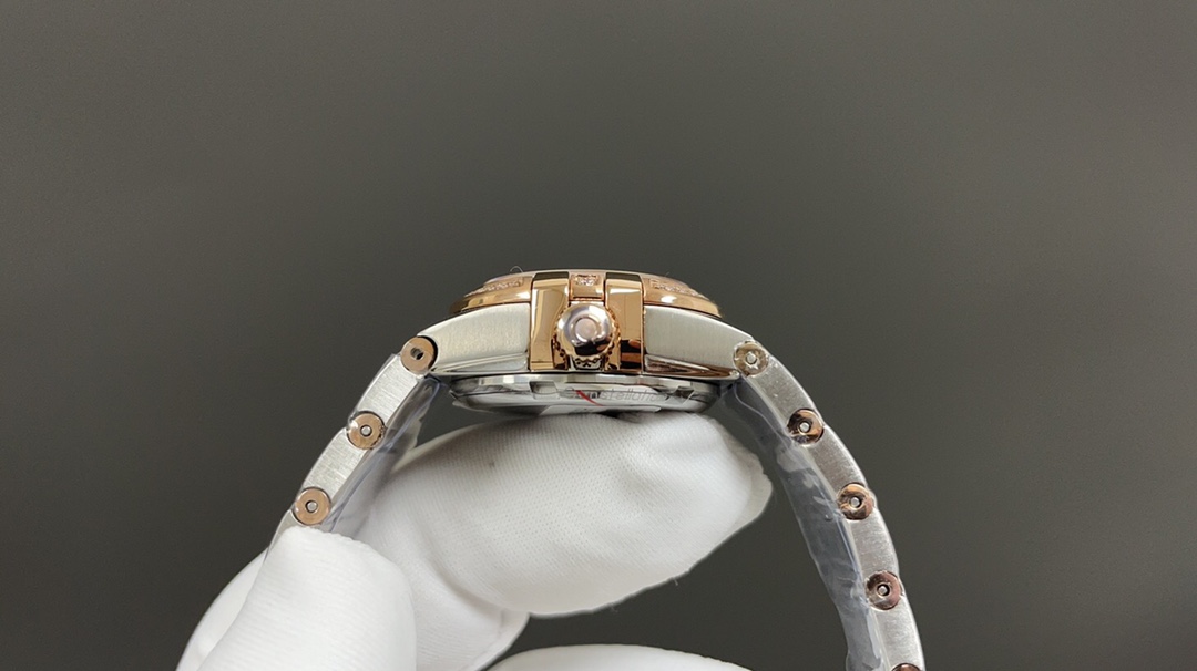 “Omega Constellation Series: Gold Drill 50.PLUMA Watch with 8520 Cores and Blue Mother-of-Pearl Dial” - 图片 5