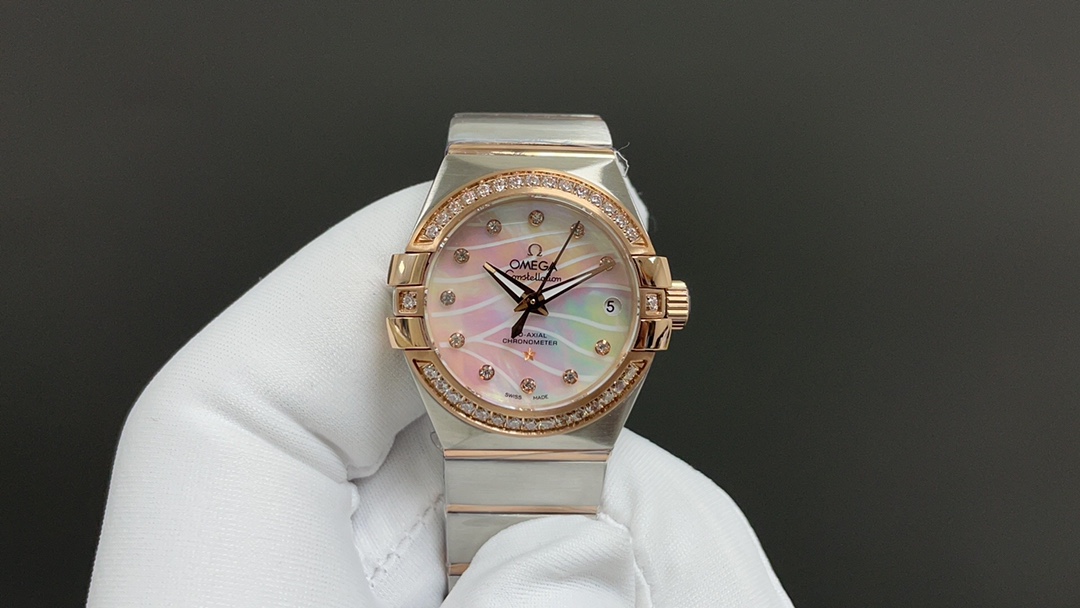 “Omega Constellation Series: 2070 Gold Drill 50.PLUMA Watch with 8520 Cores and Blue Mother’s Watchboard”