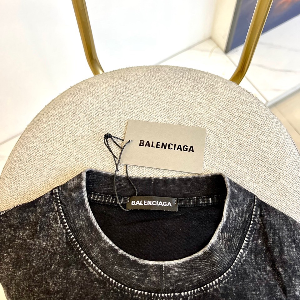 Balenciaga巴黎世家原单男女同款短袖T恤情侣款oversize宽松版型！印花logo采用进口浆料