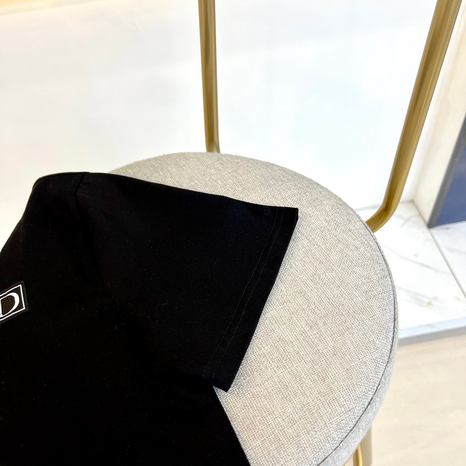 Dior迪奥2024春夏男士新款经典LOGO印花圆领短袖T恤进口丝光棉面料面料手感丝滑柔软透气亲肤性极佳