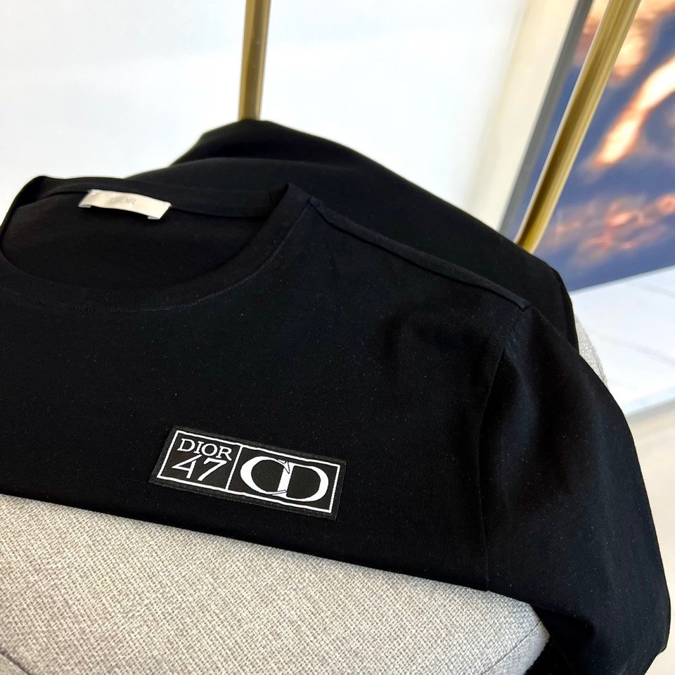 Dior迪奥2024春夏男士新款经典LOGO印花圆领短袖T恤进口丝光棉面料面料手感丝滑柔软透气亲肤性极佳