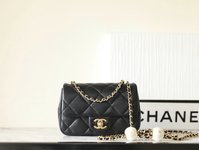 Best Fake
 Chanel Classic Flap Bag Crossbody & Shoulder Bags Black Vintage Gold Cowhide Lambskin Sheepskin Spring/Summer Collection Chains