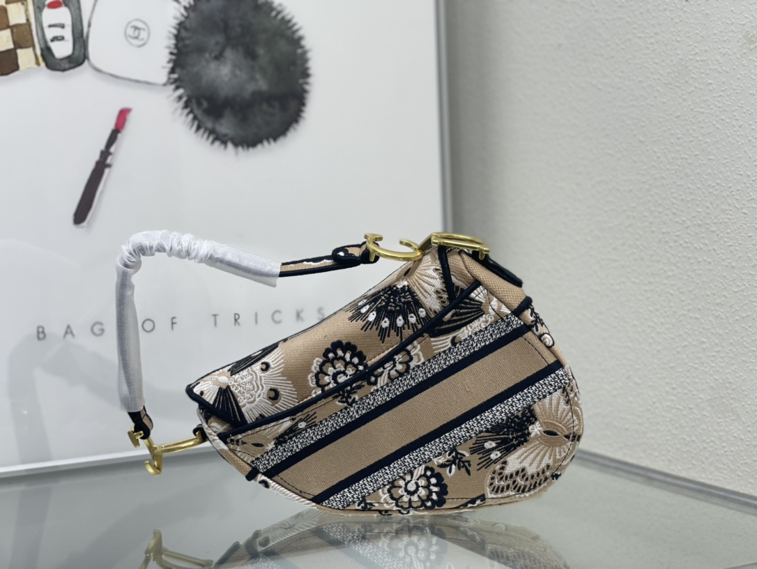 Dior 刺绣【 saddle Oblique 限定款 】刺绣 蓝D大号尺寸：25 5 x 20 x 6