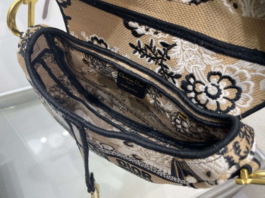 Dior 刺绣【 saddle Oblique 限定款 】刺绣 蓝D大号尺寸：25 5 x 20 x 6