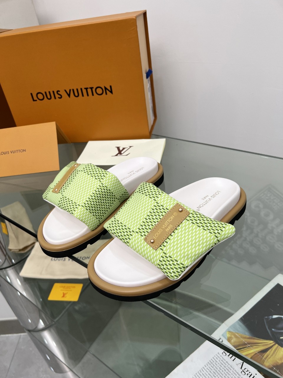 Louis Vuitton AAA
 Schoenen Pantoffels Unisex Zijde Lentecollectie Fashion