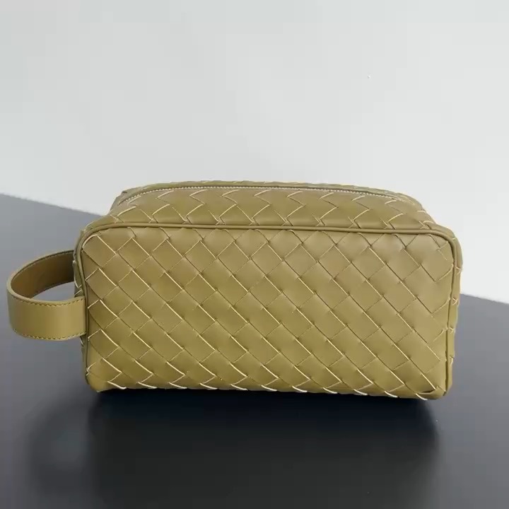 Bottega Veneta Woven toiletry bag 729295 earthy brown