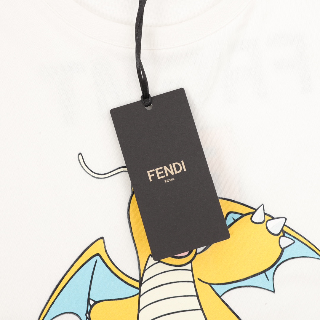 Fendi/芬迪FD x FRGMT × Pokemon 芬迪宝可梦联名款小火龙短袖