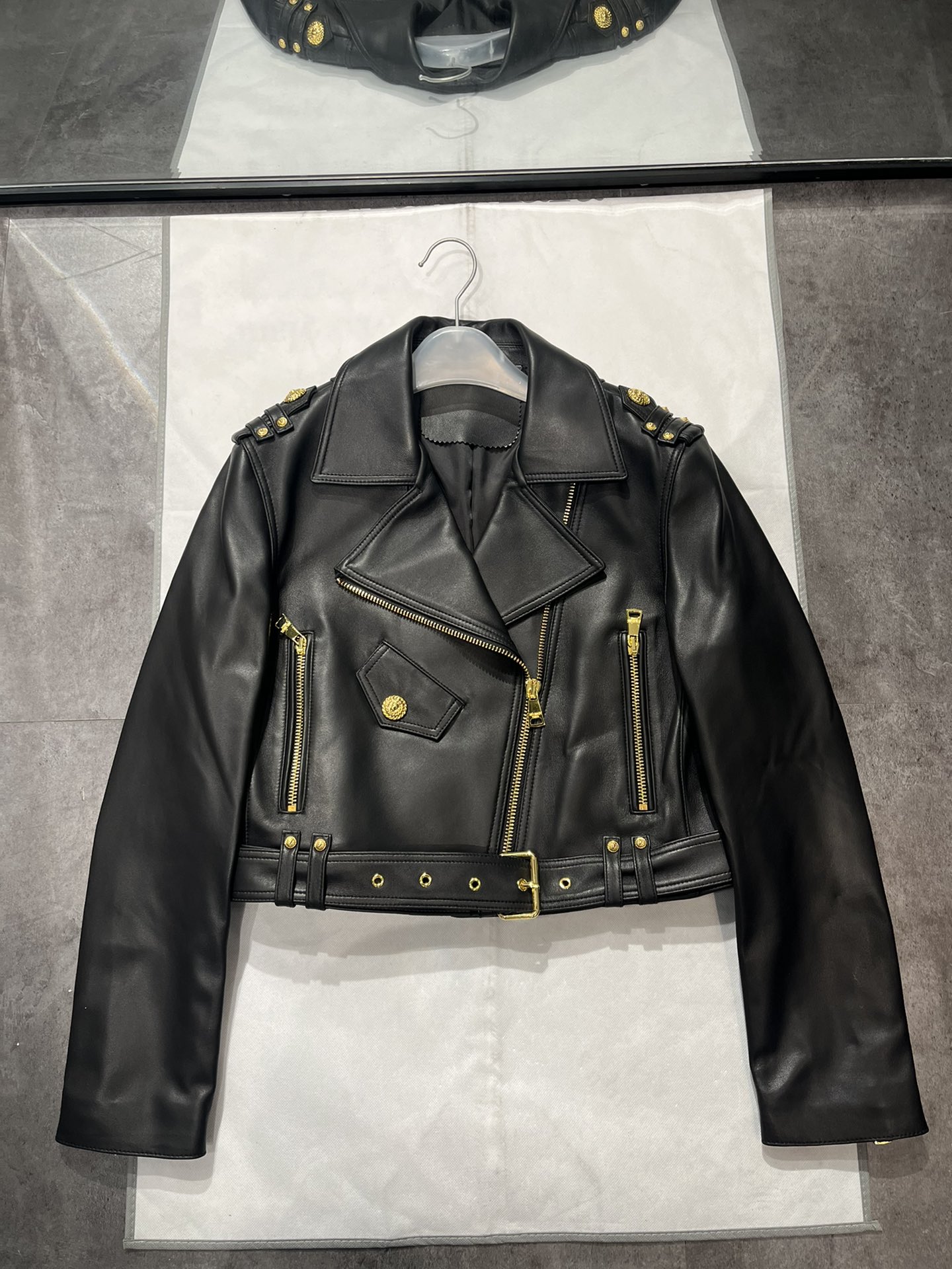 NO:721720,Balmain soft sheepskin motorcycle, customized original hardware, very textured, Balmain-clothing, balmain, sheepskin,19860909巴尔曼柔软绵羊皮机车,定制原版五金,非常有质感,巴尔曼-服装,balmain,sheepskin,,Women's clothing