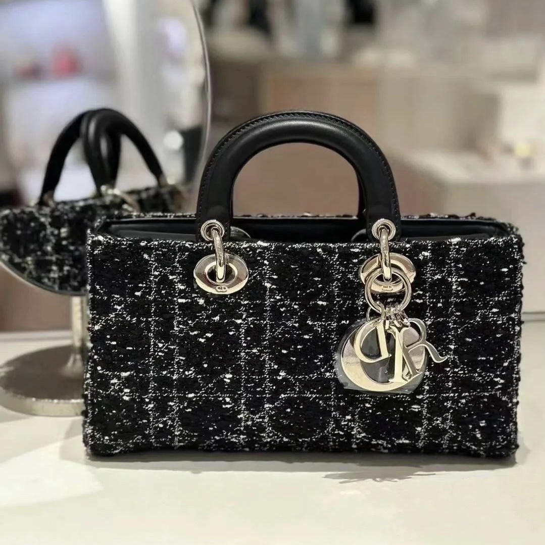 New material: tweed. Ready stock Dior new product debut