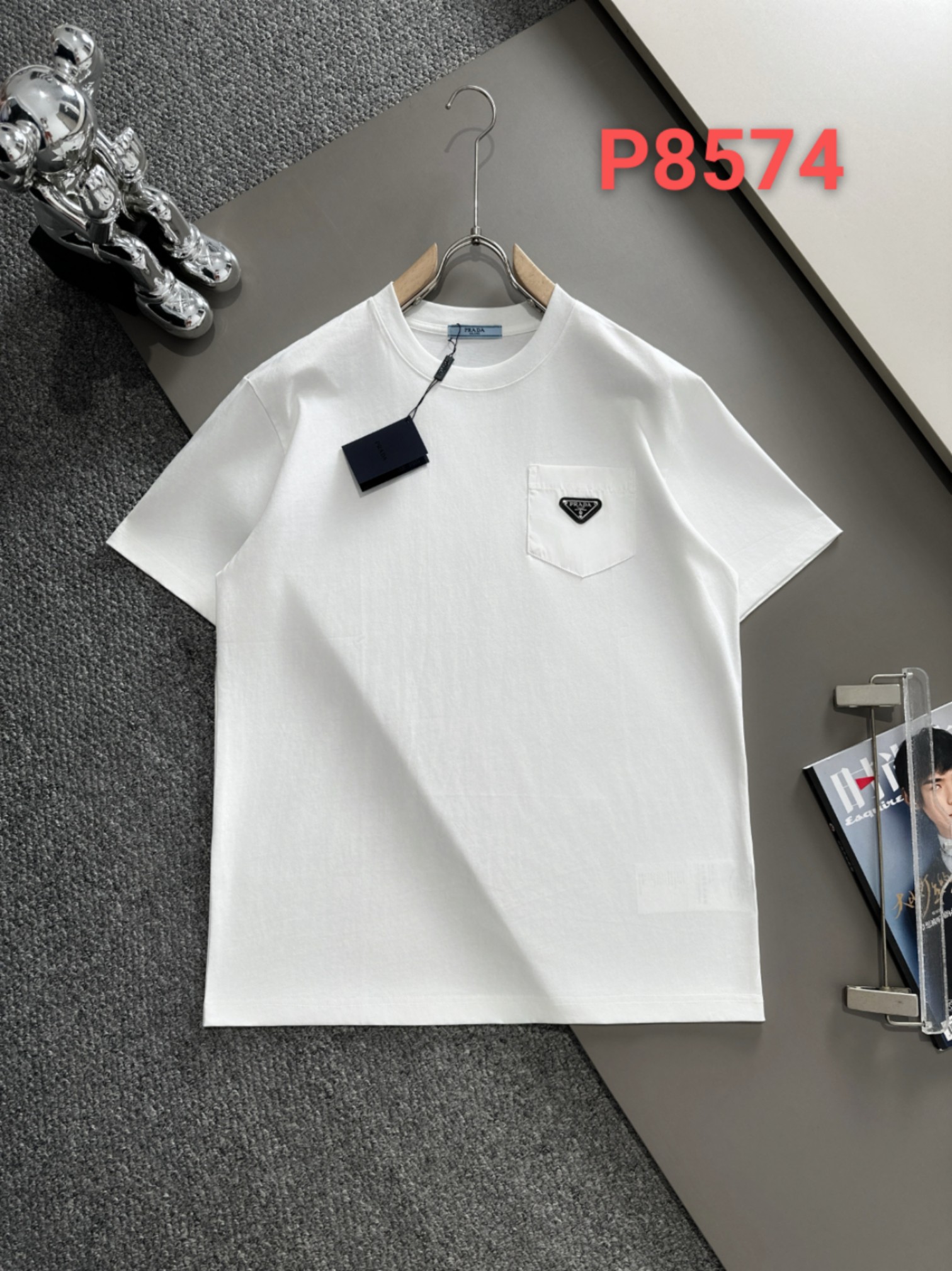 Prada 24SS nueva primavera/verano, logo pequeño de acero con bolsillo, versión alta, excelente efecto al usarla, camise…