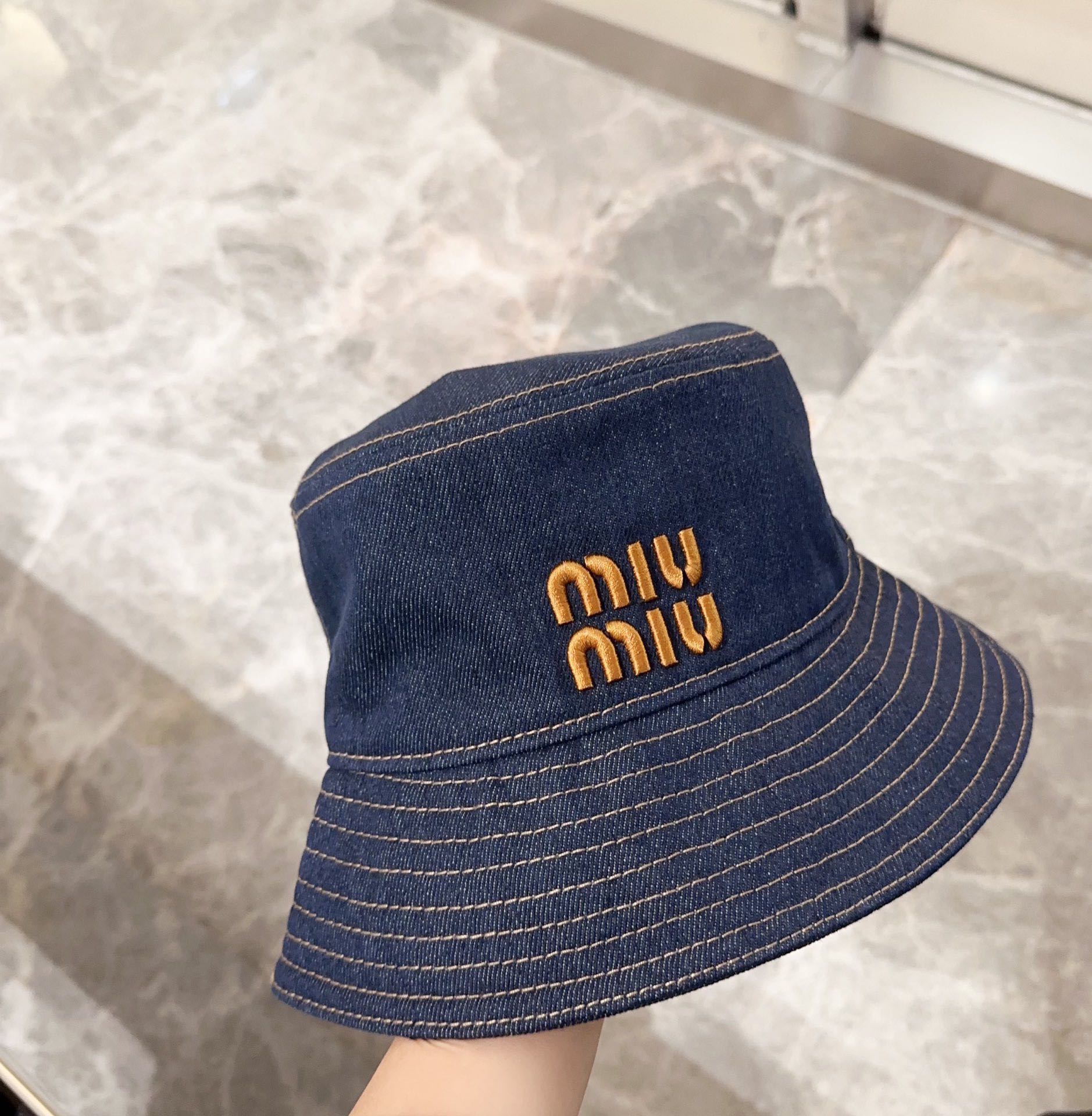 Miumiu牛仔订单款刺绣渔夫帽大牌款超好搭配赶紧入手！