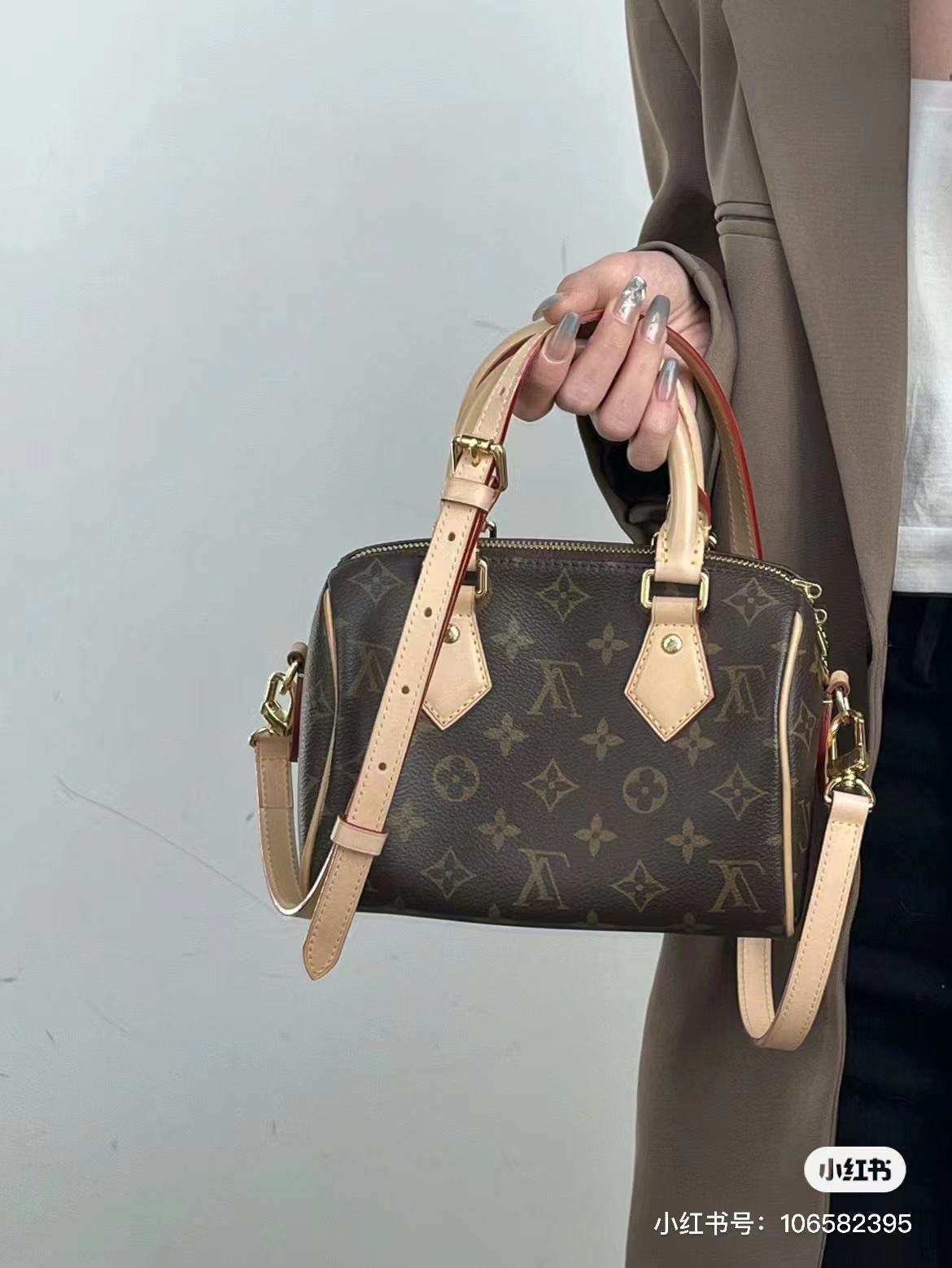 模特上身效果
M46234皮肩带