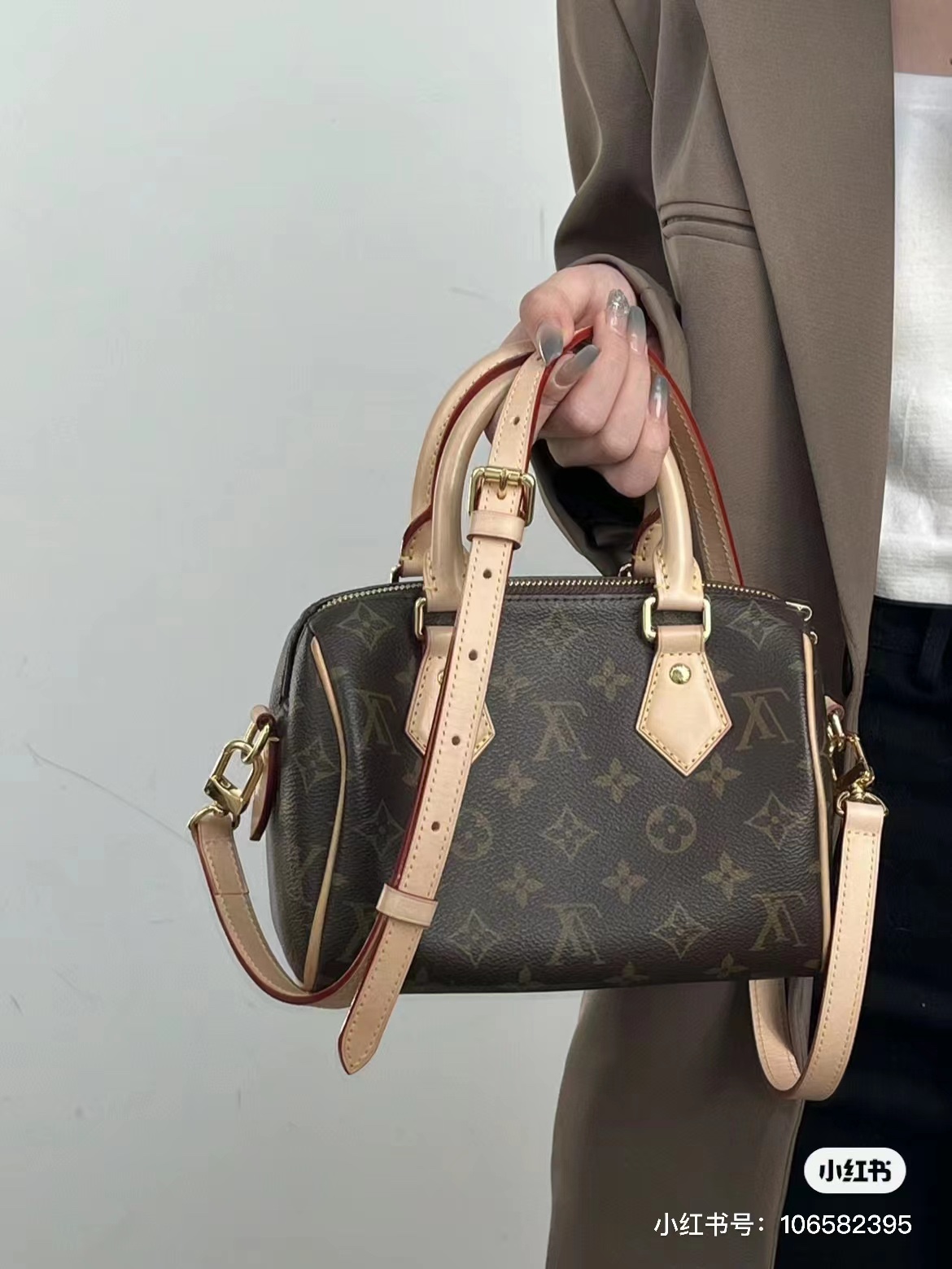 模特上身效果
M46234皮肩带