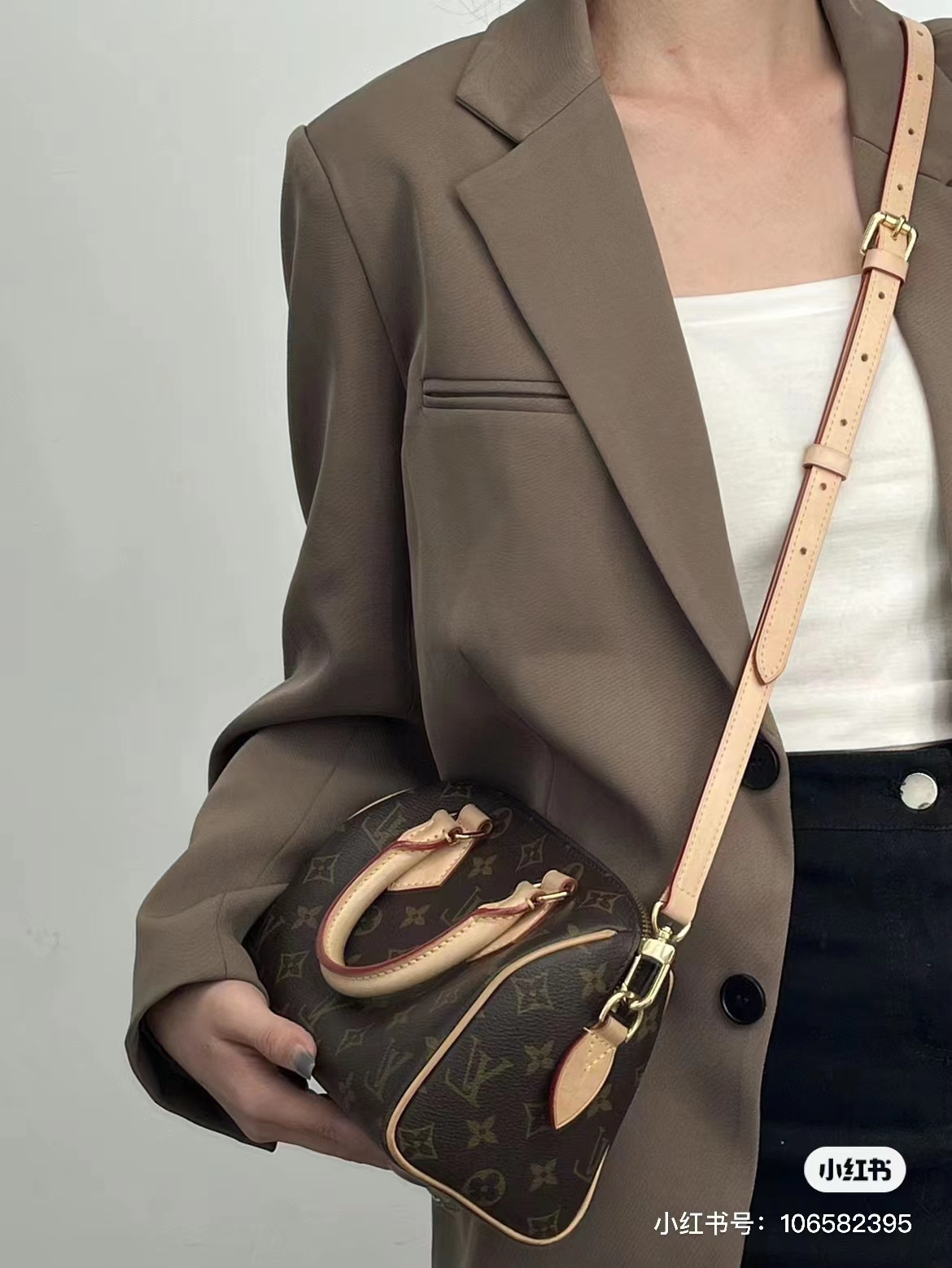 模特上身效果
M46234皮肩带