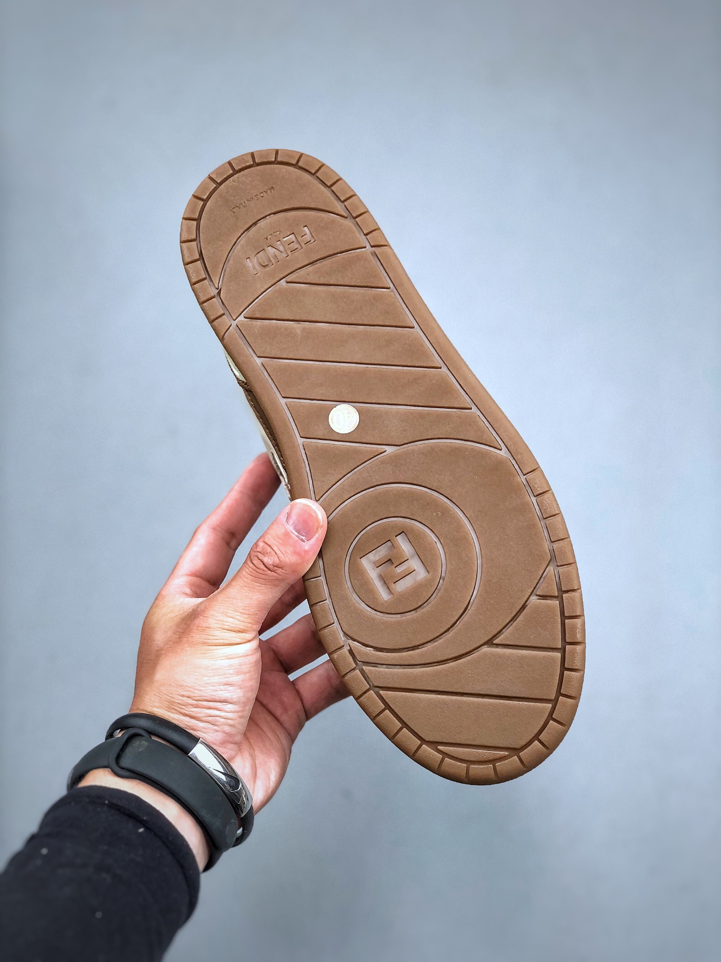 380 FENDI Match sneaters 芬迪皮革低帮时尚运动板鞋