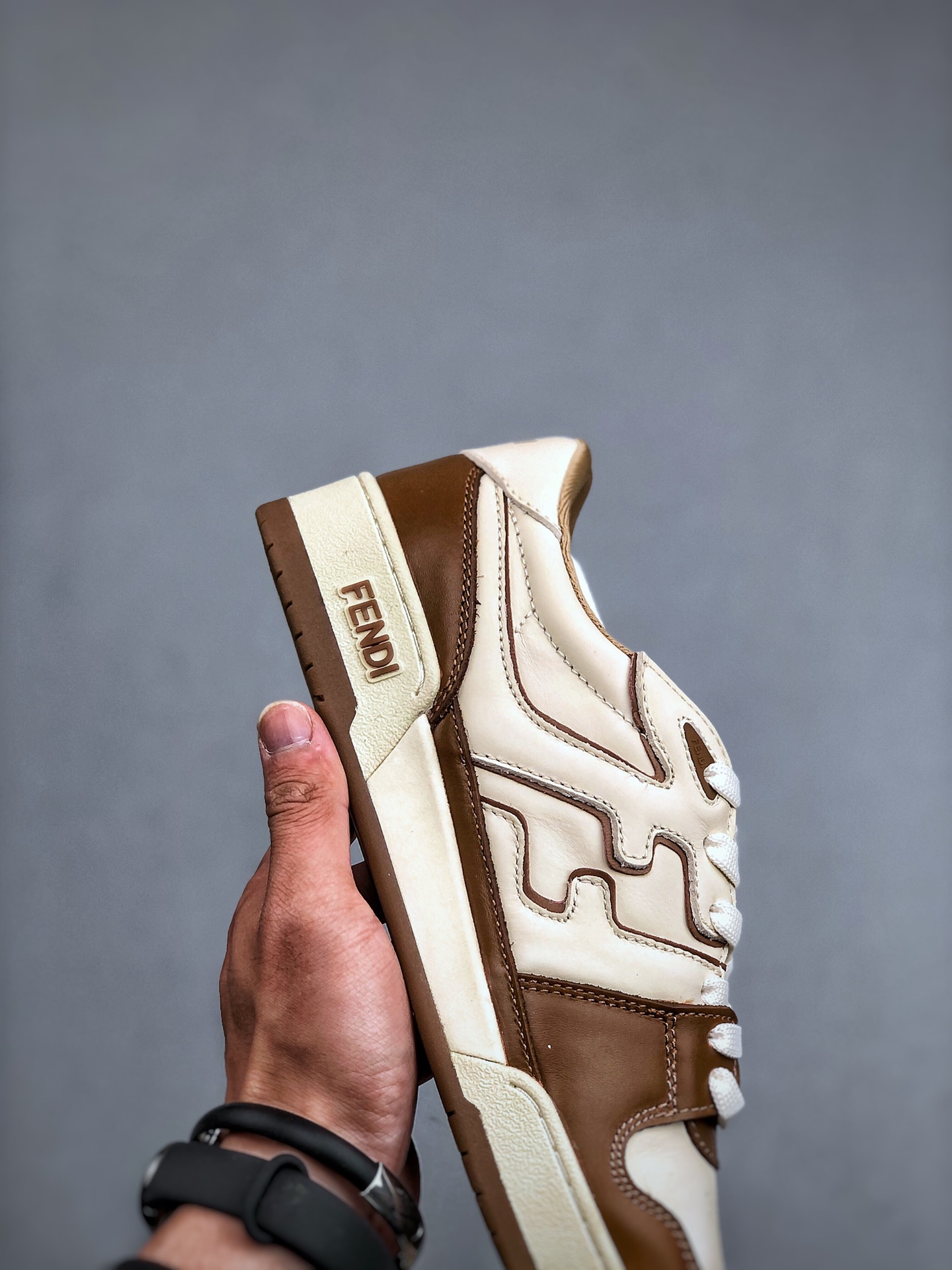 380 FENDI Match sneaters 芬迪皮革低帮时尚运动板鞋