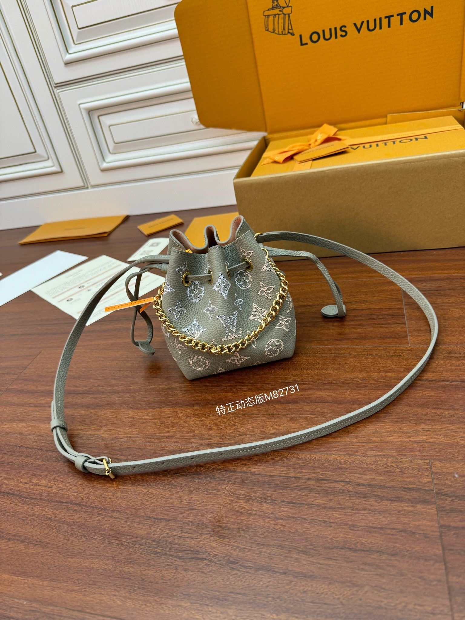 独家首发型号M82731迷你特正版动态码品质提升专柜同步动态电子芯片礼品袋保护纸铜版电子标签合格证皮料是
